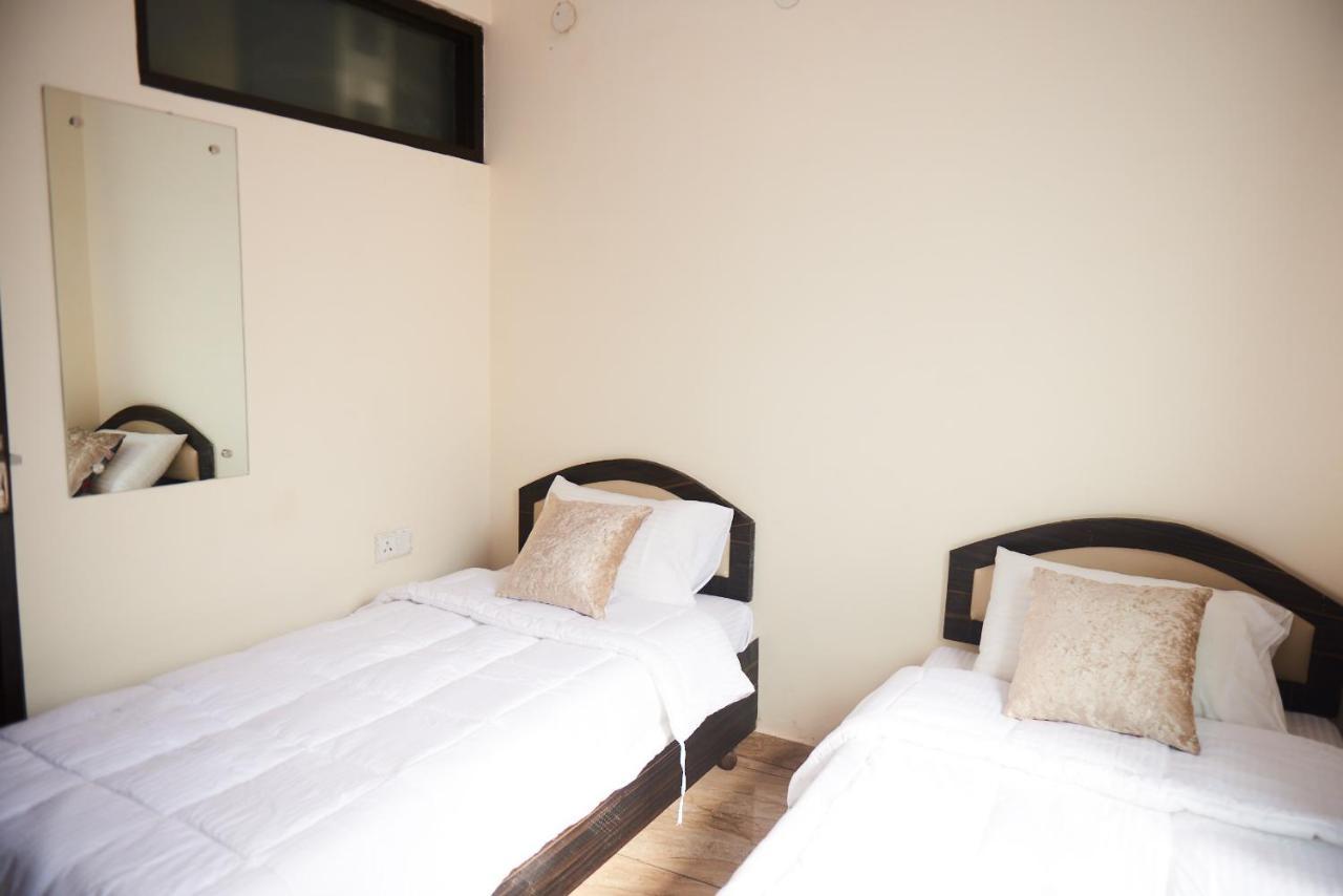 Himalayan Hostel New Delhi Buitenkant foto